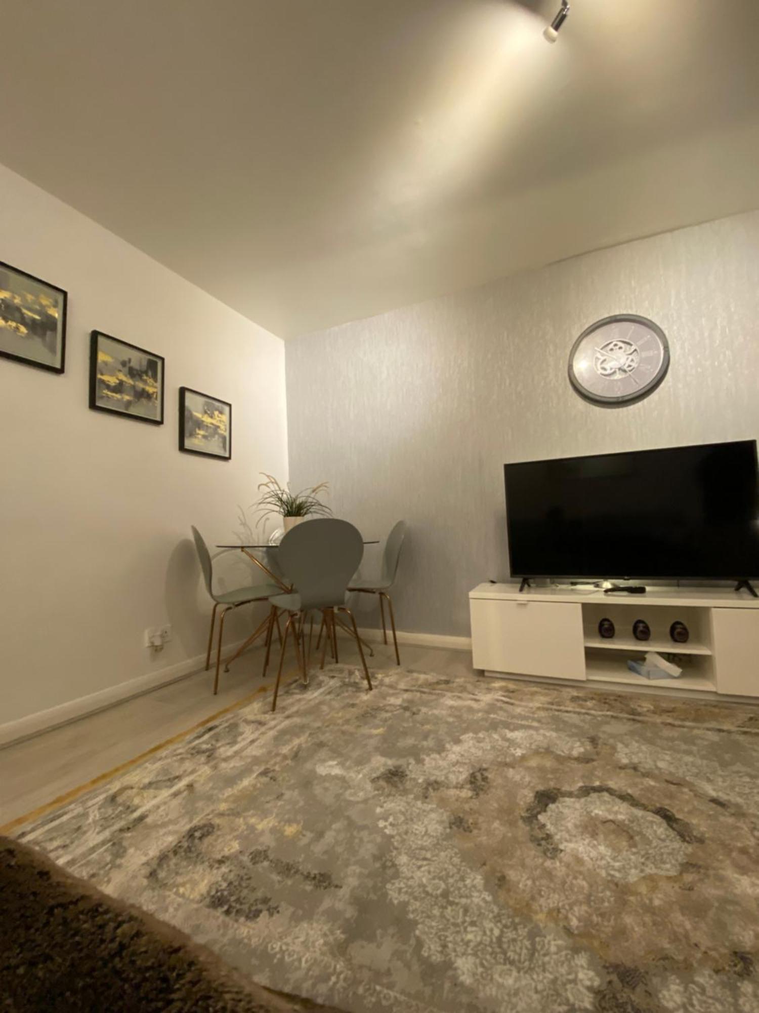One Bedroom Flat In Chiswick W4 London Exterior foto